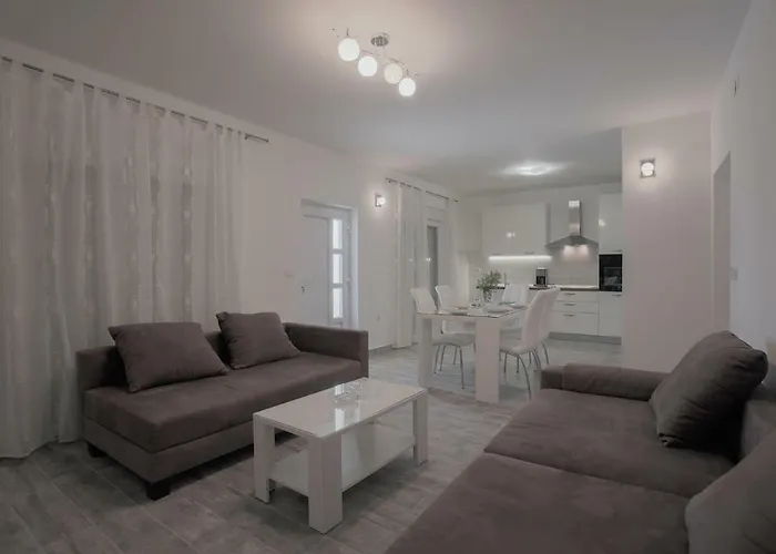 Slavko Apartment *