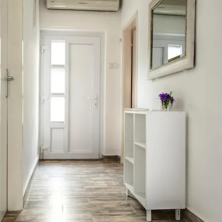 Slavko Apartment Seget Vranjica
