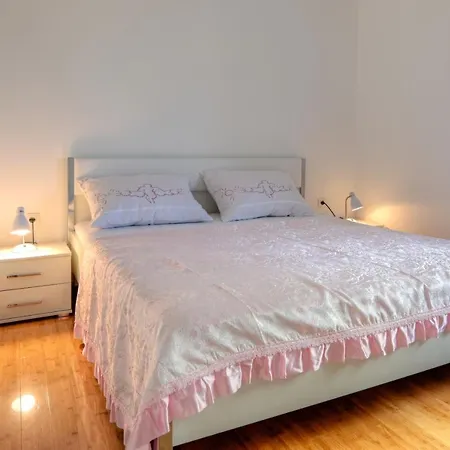 Slavko Apartment Seget Vranjica