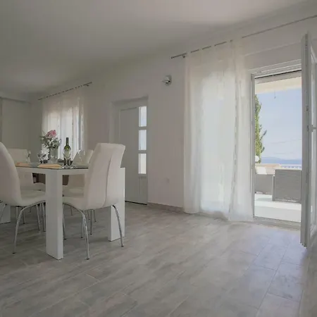 Slavko Apartment Seget Vranjica